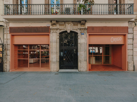 Fachada de Origo Bakery en Ronda de Sant Pau, Barcelona